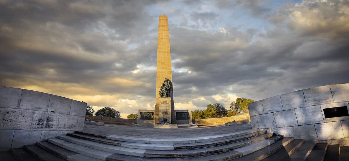 "This obelisk of 36,5 metres high was built of Kroonstad sandstone in memory of the 26 370 Boer women and children who died during the Anglo Boer War(1899 -1902). It was unveiled o